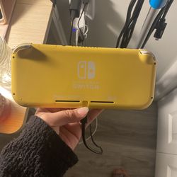 Nintendo Switch Lite  