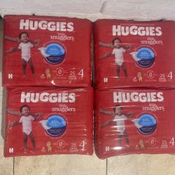 **NEW Huggies Size 4 Diapers, (22-37 lbs), 100 Count