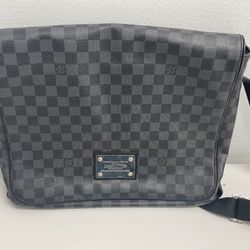 Authentic Louis Vuitton Messenger Bag