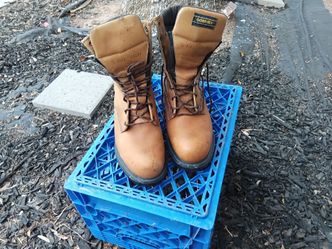 Men's work boots size 8 1/2 red Wings