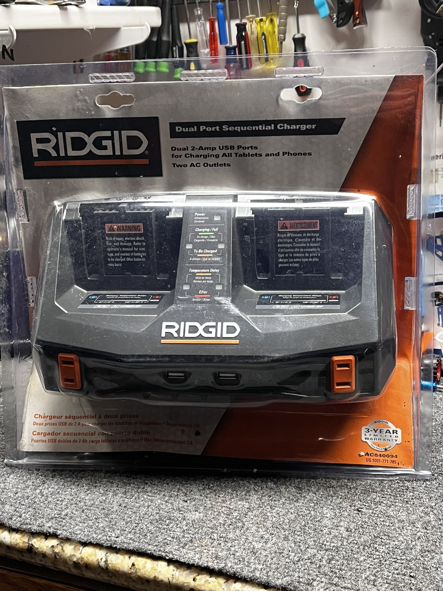 Ridgid Dual Port Sequential Charger+ USB