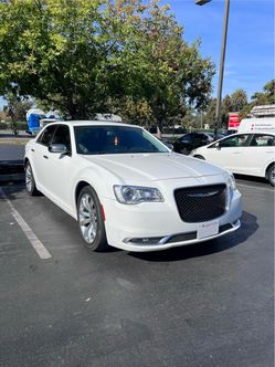 2019 Chrysler 300