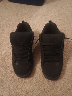 DC Women's -Size 8-