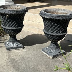 26”x18” Vintage Urn Solid Concrete Urn Planters
