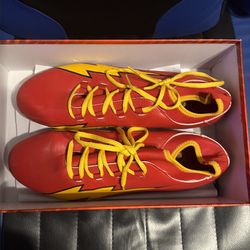 Phenom flash cleats
