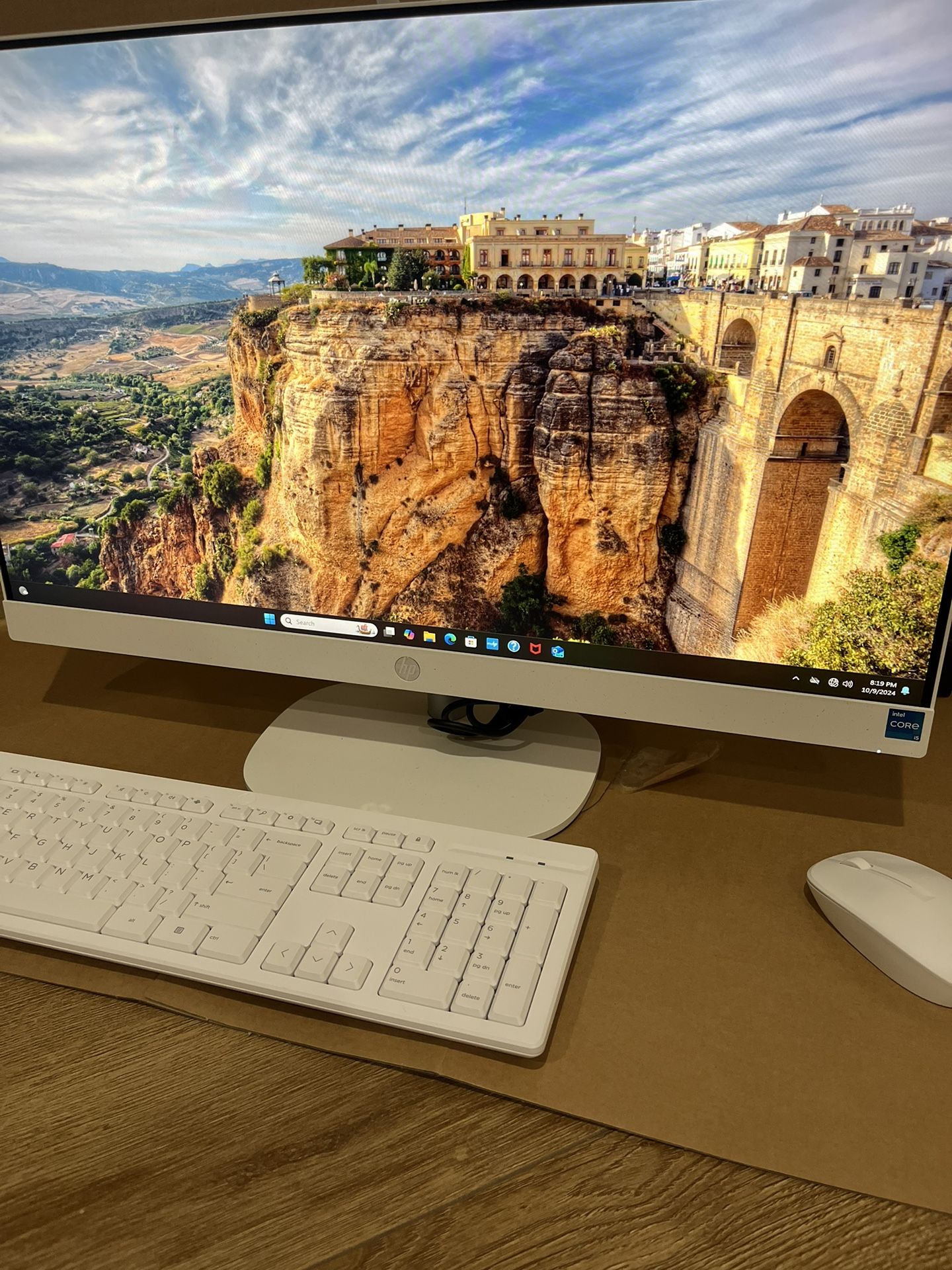 HP 27 Inch All In One Desktop Pc -cr0070