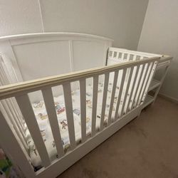 Baby Crib With Changing Table And Mattress 