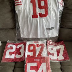 49ers Jerseys Mens Small!!!! for Sale in Salinas, CA - OfferUp
