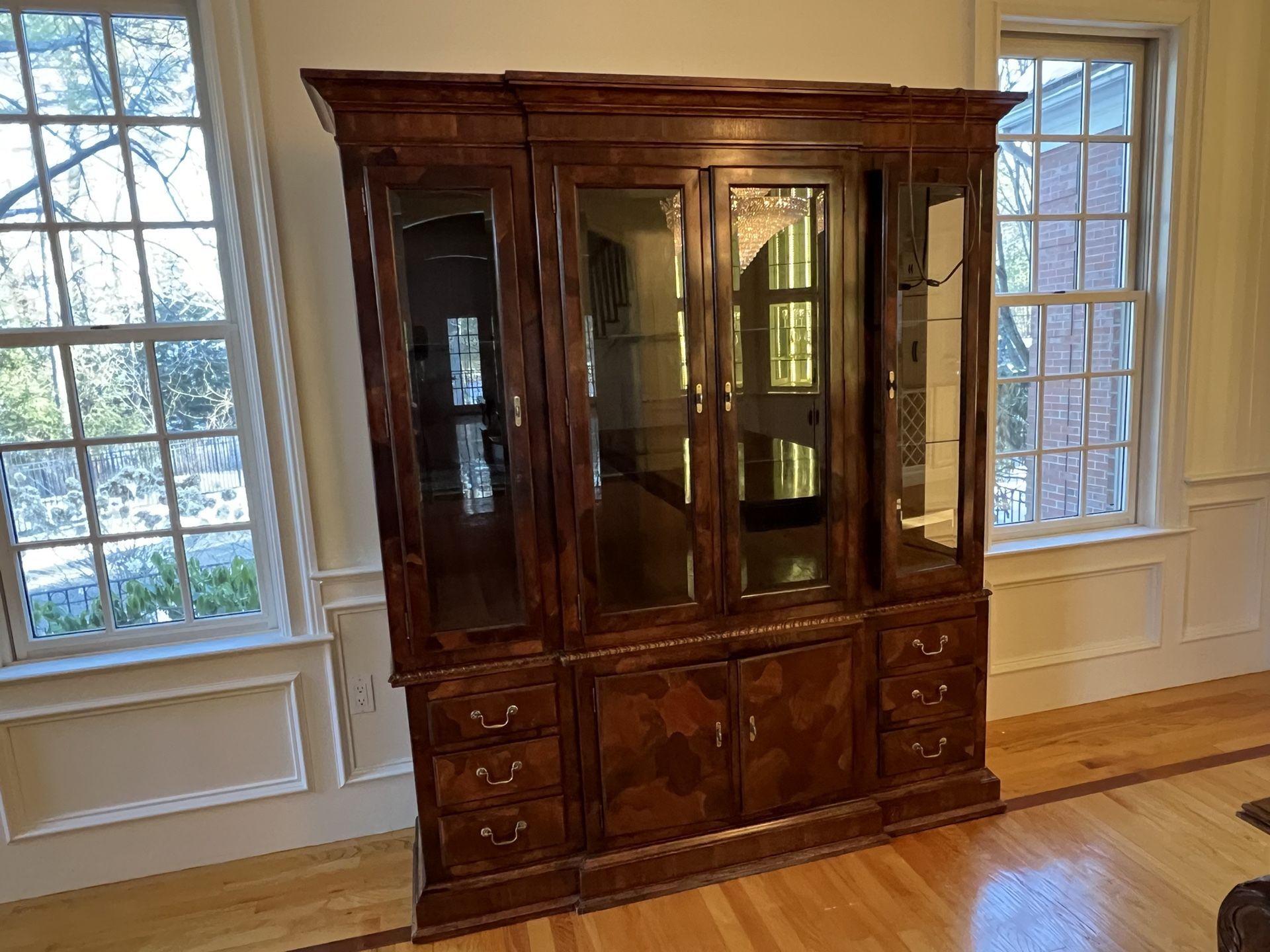China Hutch With Light Excellent Condition