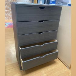 5 drawers dresser / Five drawers dresser