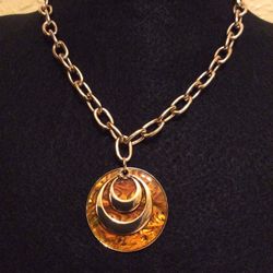 Woman’s Gold Tone Necklace Wit Amber Color Pendant 