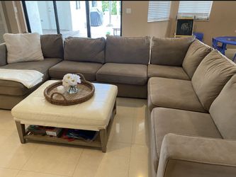Sectional Couches 