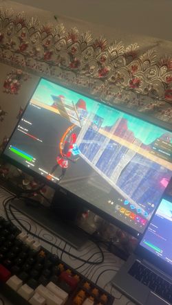 Selling this monitor for 200 best quality