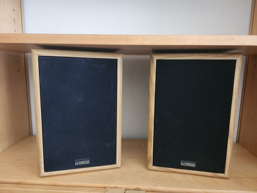 Cambridge Soundworks Bookshelf Speakers (2)