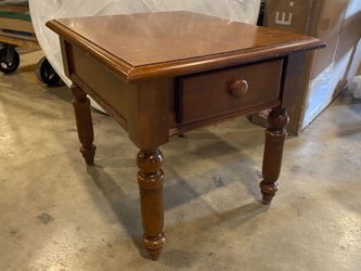 BROYHILL Stout Single Drawer All-Wood Side Table