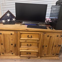 Long Dresser 