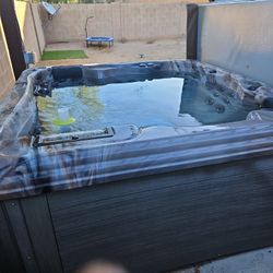 Hot Tub 4 Sale, Must Pick Up!