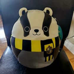 NWT Harry Potter Squishmallow 10" Hufflepuff Badger Plush 