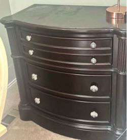 Set of 2 Nightstands (solid wood)