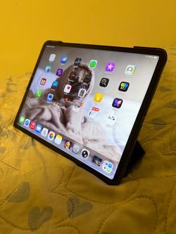 iPad Pro 12.9” 5th Gen M1 – 128GB Wi-Fi – $550 OBO