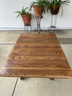Used in excellent condition coffee table.