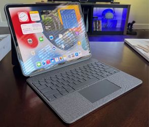 WiFi Only Apple iPad Pro 12.9" 5th Gen 256GB IOS 18.3 Space Gray MHNW3LL/A