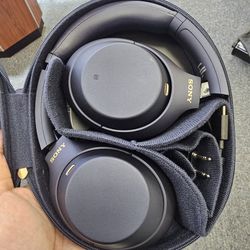 Sony Wireless Noise Cancelling Headphones. ASK FOR RYAN. #4(contact info removed)4-02