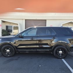 2018 ford explorer 3.7 v6 interceptor 78k milles  just smog cold ac clean title one owner reg current located in pomona 9o9236I97o runs good no proble