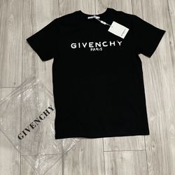  ✨New Givenchy Shirt 🔥(Small)