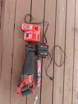 Milwaukee M18 FUEL Reciprocating Saw Kit