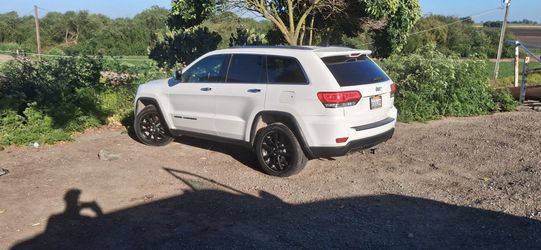 17 Jeep Grand Cherokee part out