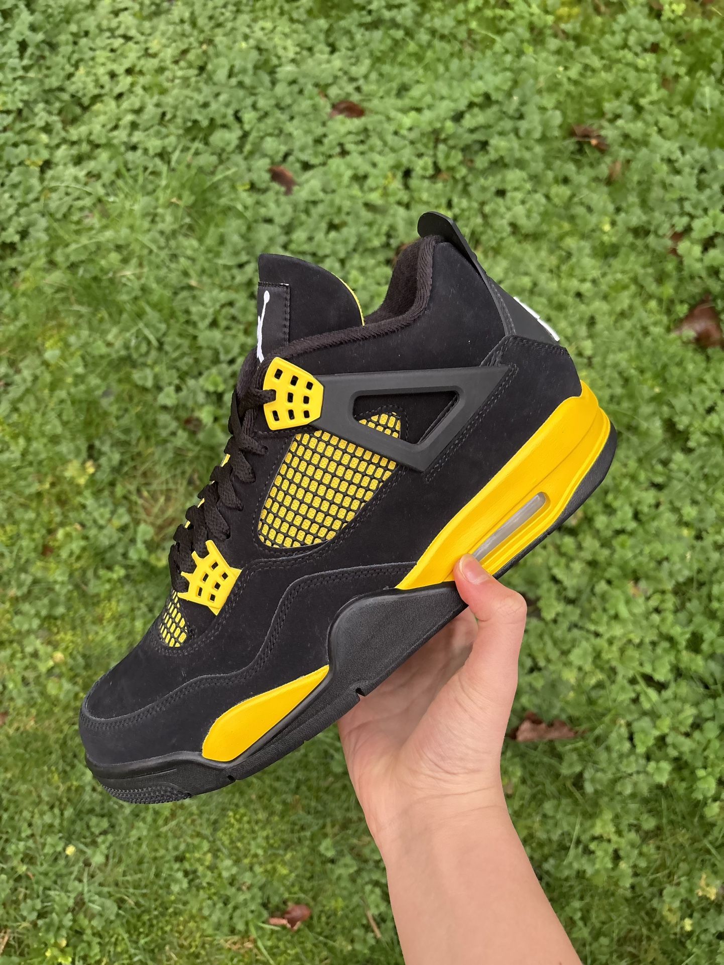Jordan 4 Thunder