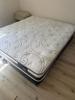 Serta iComfort Mattress with box springs California king