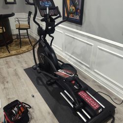 SOLE E95 ELLIPTICAL MACHINE 
( LIKE NEW & DELIVERY AVAILABLE TODAY