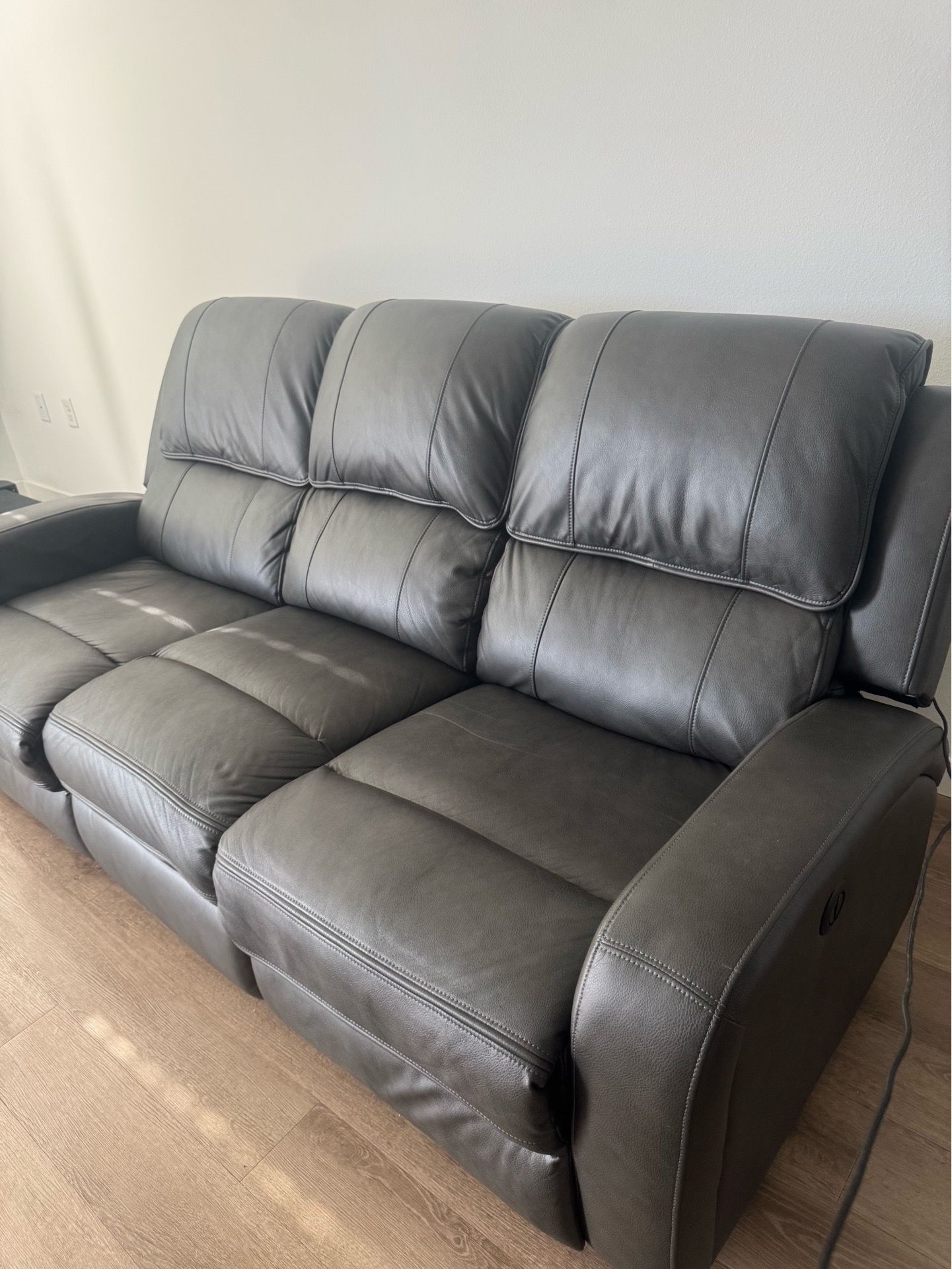 Recliner sofa