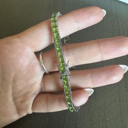 Elegant Silver and Green Bracelet 