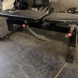 Titan Bench 
