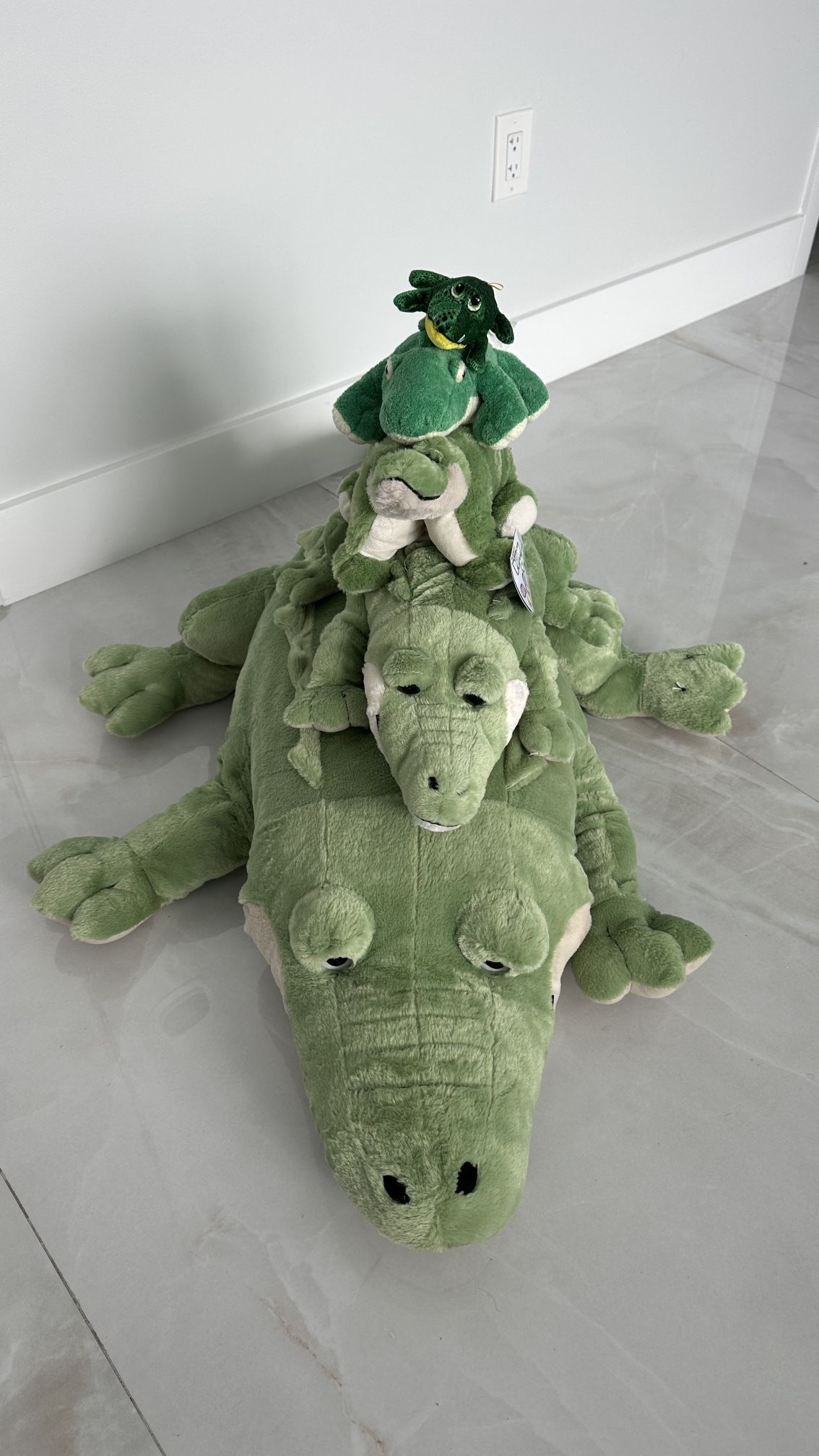 5 Stuffed Plush Alligators Giant To Baby, Including TY Beanie Baby, And A Pillow Chum