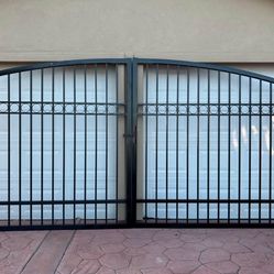 Driveway Gate ~ Dual Swing