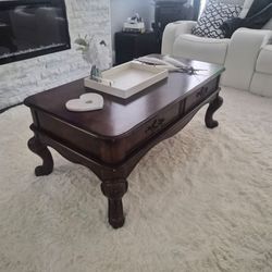 Coffee table woth matching end tables