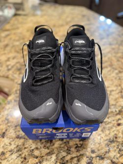 New Brooks Caldera 8 Trail 10.5