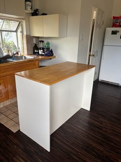Kitchen island