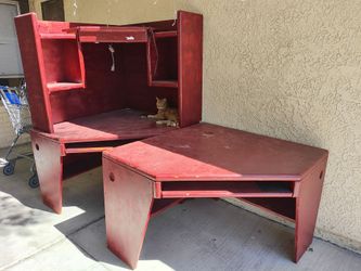 Free red wine desk