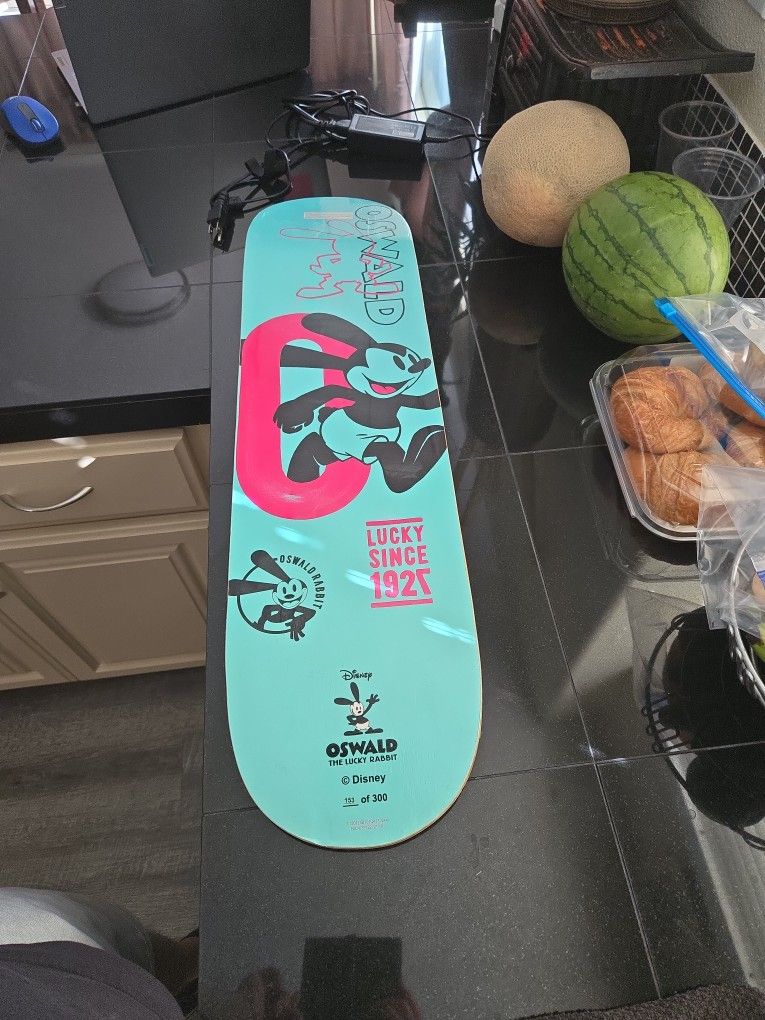 D23 Oswald Skateboard