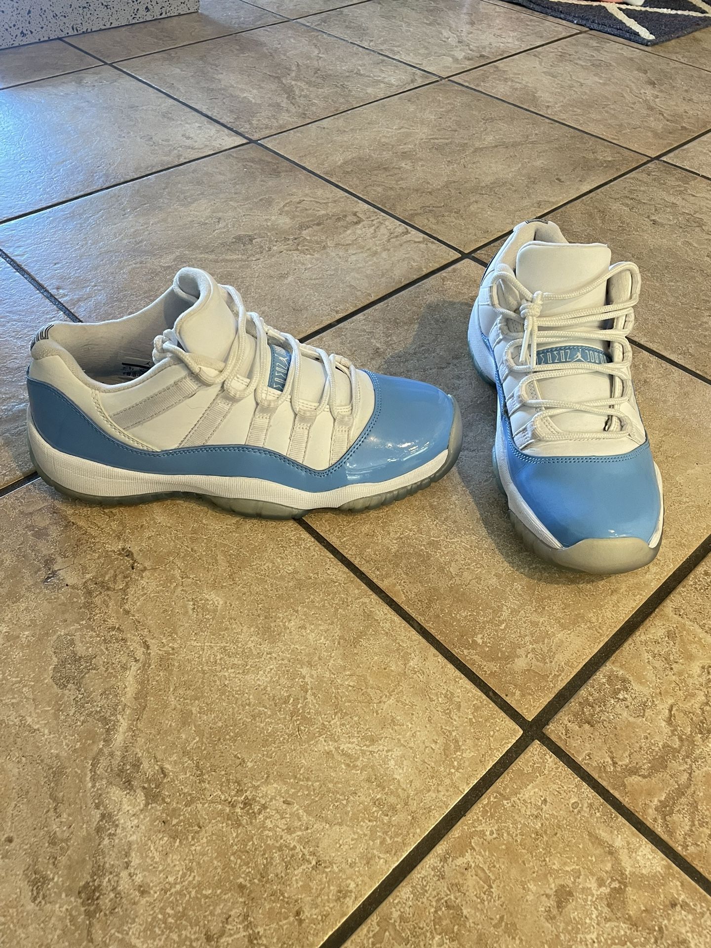 Jordan 11 Retro Lows University Lows