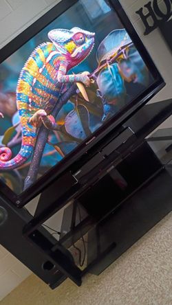50 in plasma tv Roku stick included