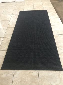 Indoor/outdoor floor mat