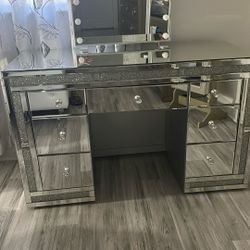 TV  Console Like New 