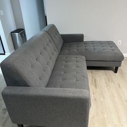 Dania Couch With Chaise 