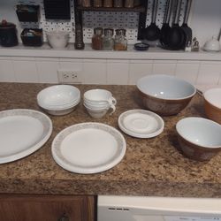 Vintage Corelle and Matching serving bowls